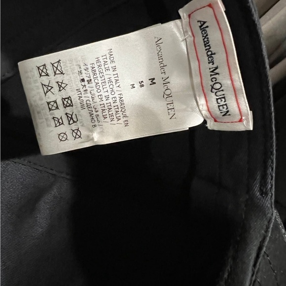 Alexander McQueen Baseball Cap - Black Out Graffiti Print -  Strapback like new - Picture 8 of 8